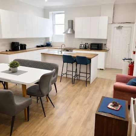 Modern In The Heart Of Room5 Shared * Thurles